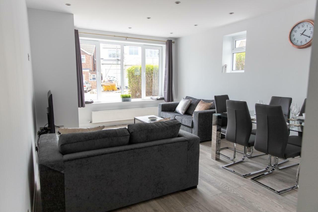 London Northwick Park Serviced Apartments By Riis Property Harrow Exterior photo