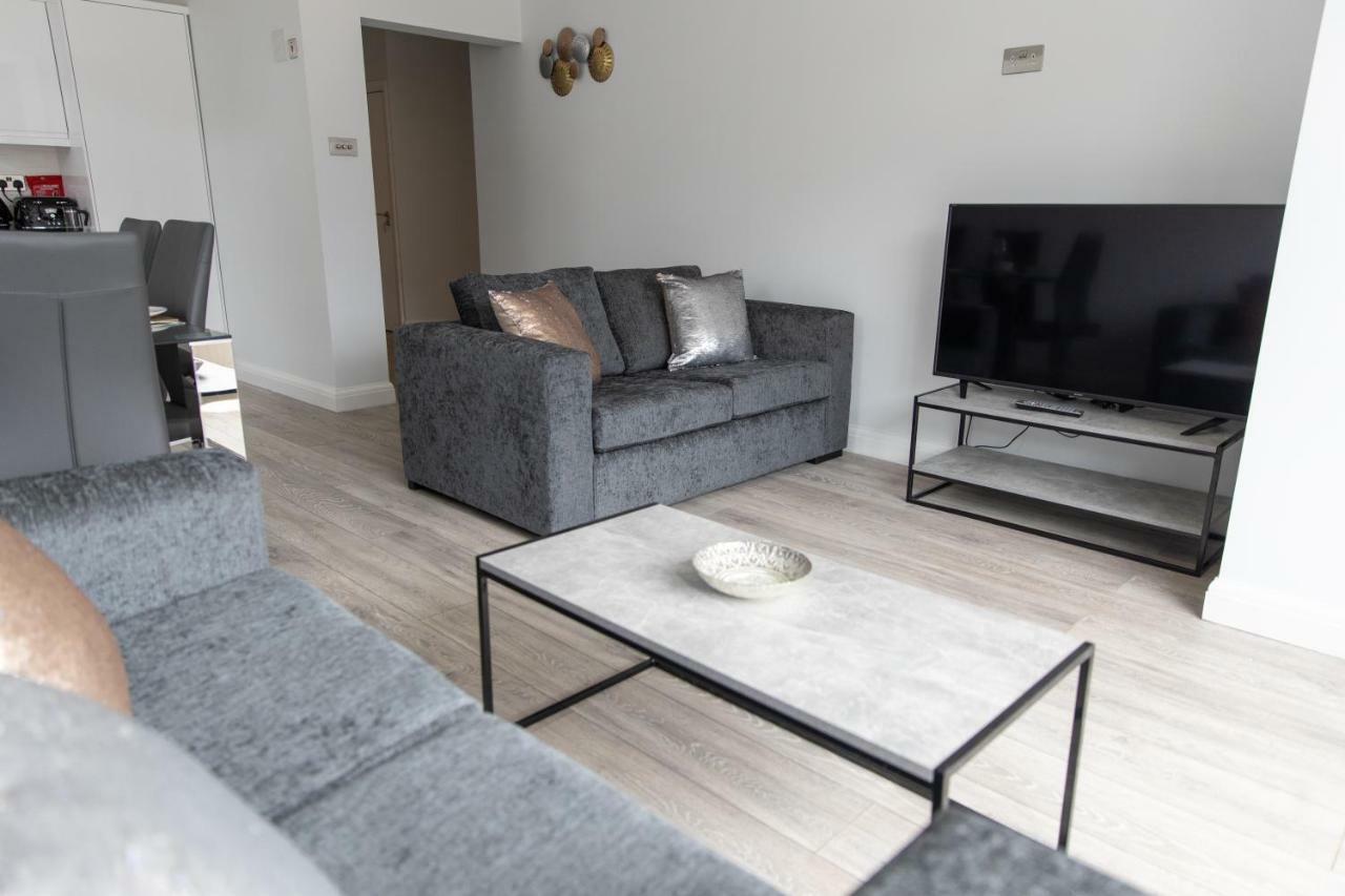 London Northwick Park Serviced Apartments By Riis Property Harrow Exterior photo