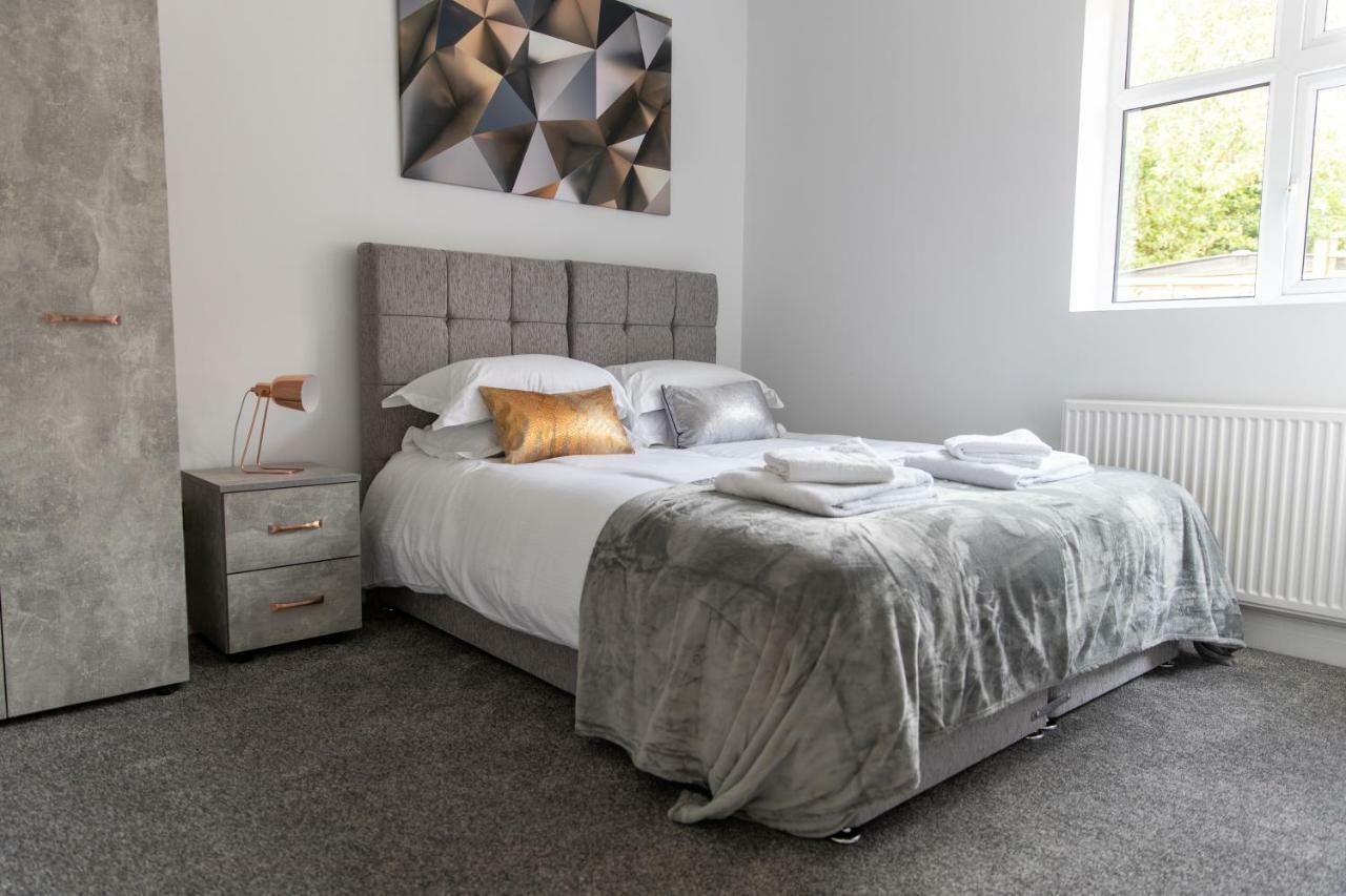 London Northwick Park Serviced Apartments By Riis Property Harrow Exterior photo