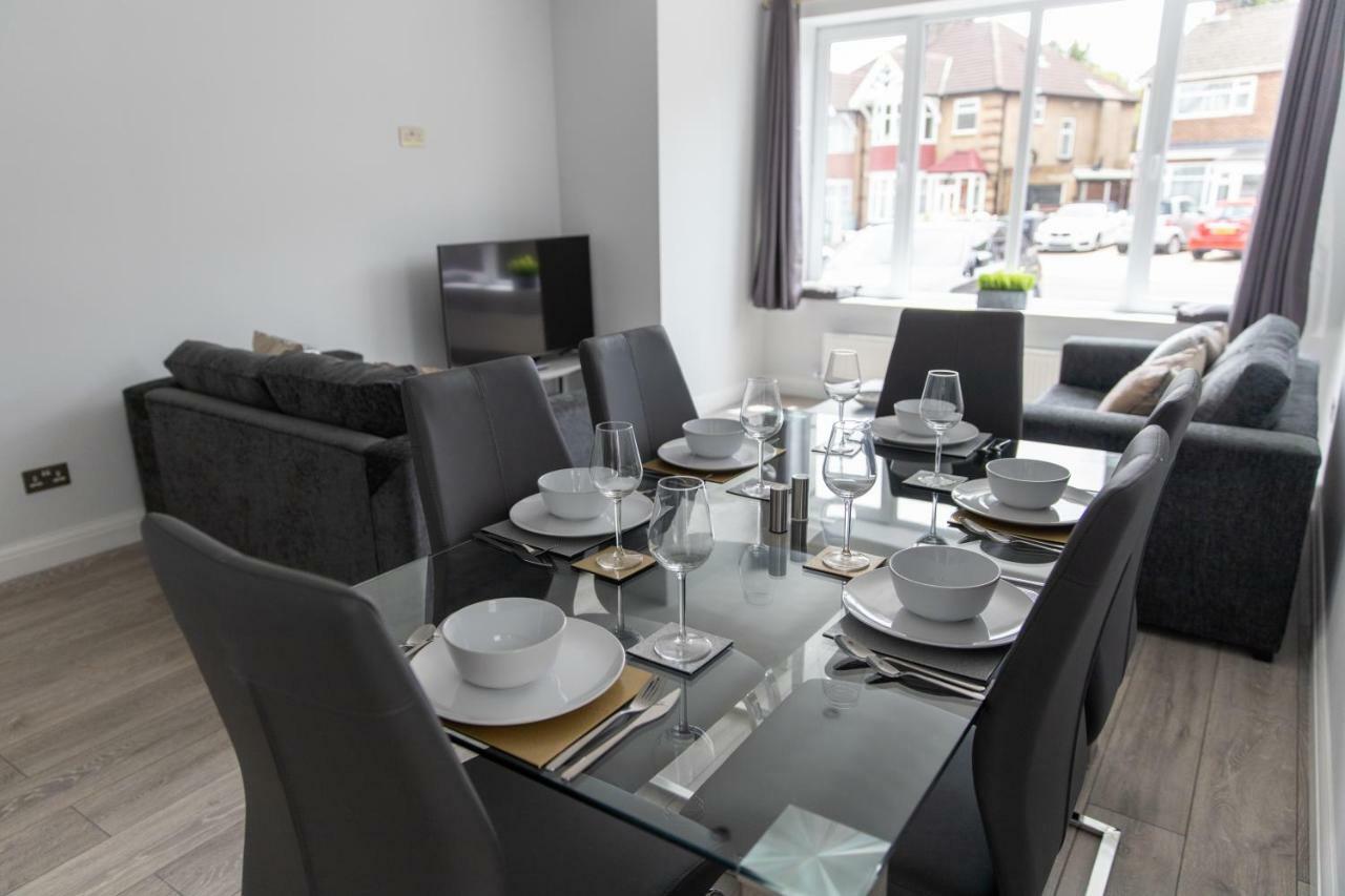 London Northwick Park Serviced Apartments By Riis Property Harrow Exterior photo