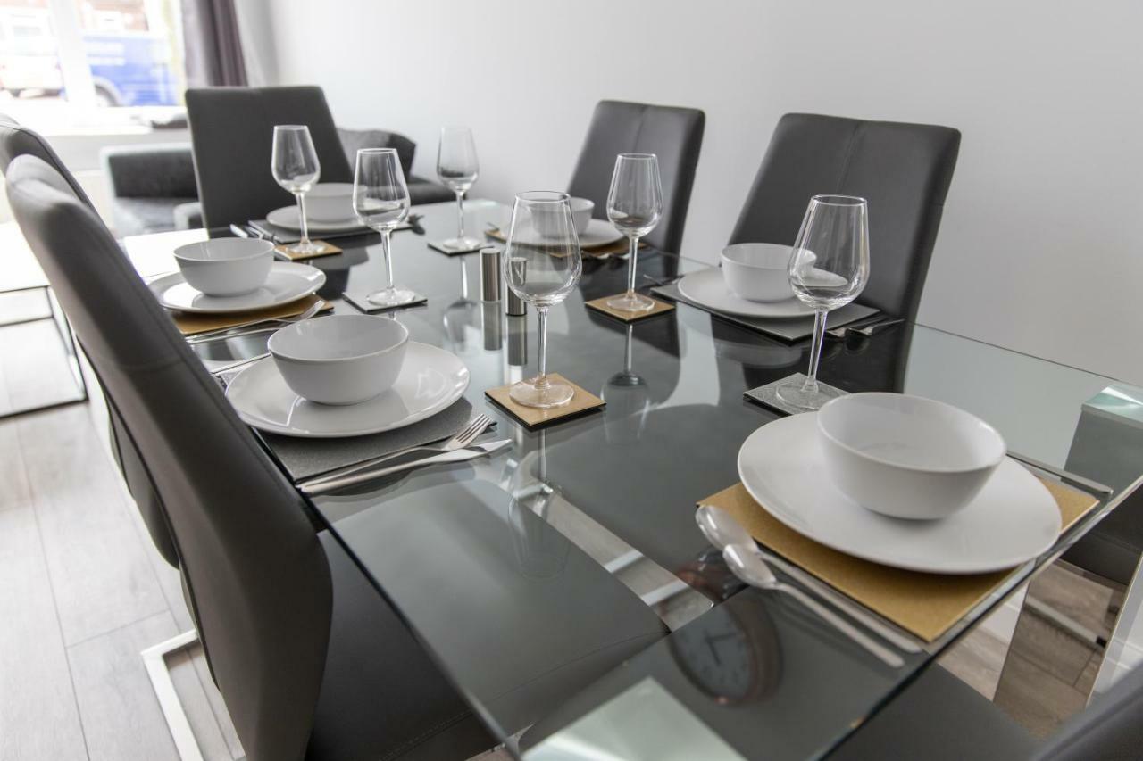 London Northwick Park Serviced Apartments By Riis Property Harrow Exterior photo