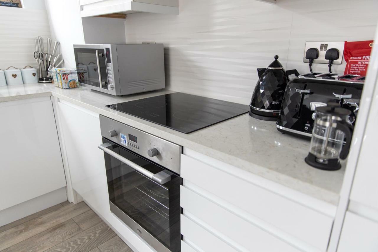 London Northwick Park Serviced Apartments By Riis Property Harrow Exterior photo