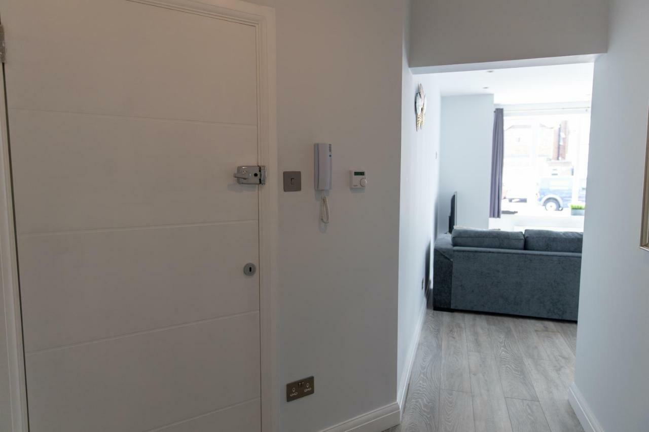 London Northwick Park Serviced Apartments By Riis Property Harrow Exterior photo