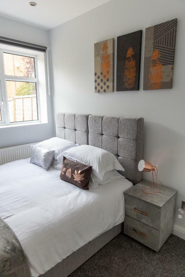 London Northwick Park Serviced Apartments By Riis Property Harrow Exterior photo
