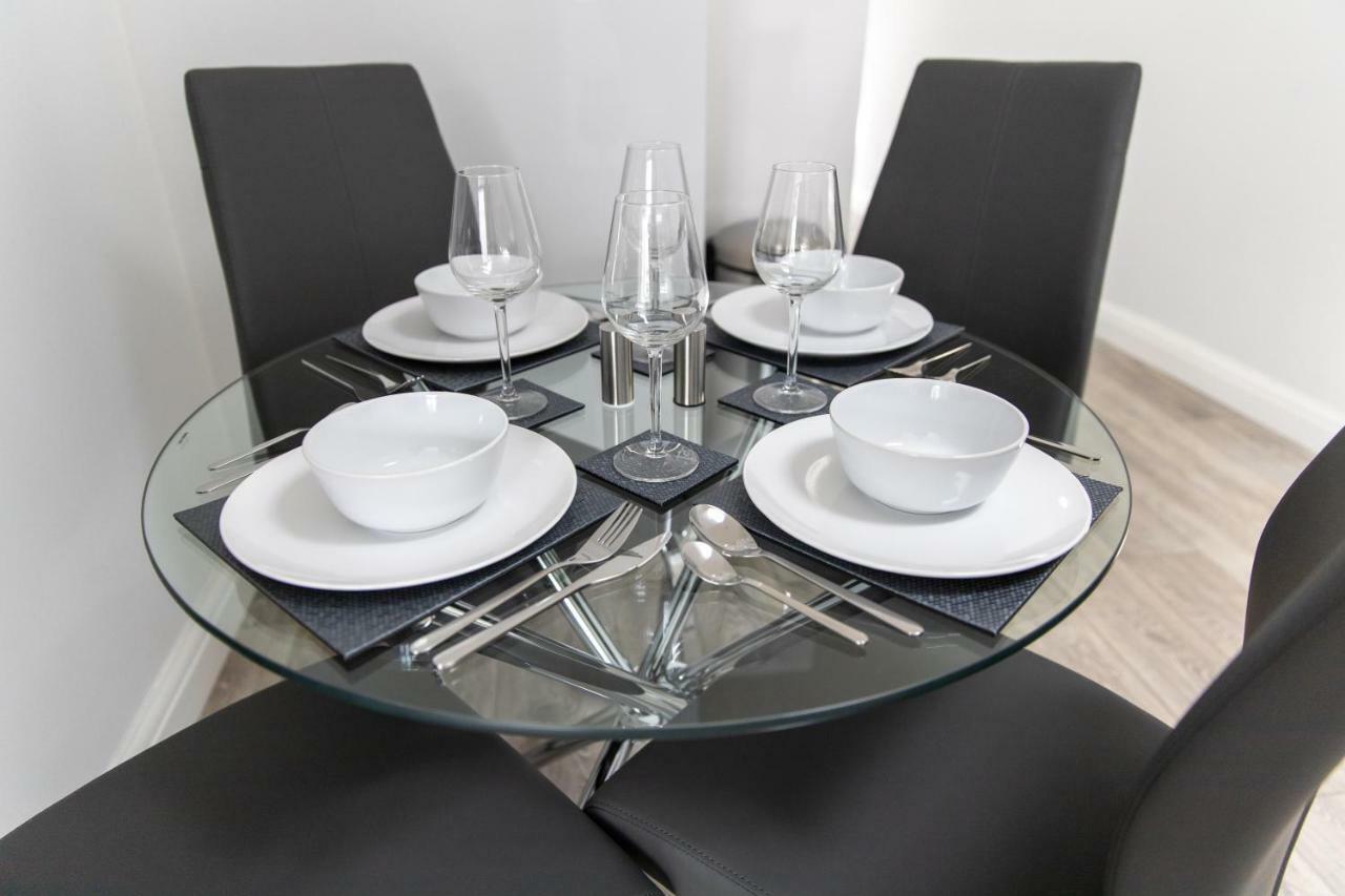 London Northwick Park Serviced Apartments By Riis Property Harrow Exterior photo