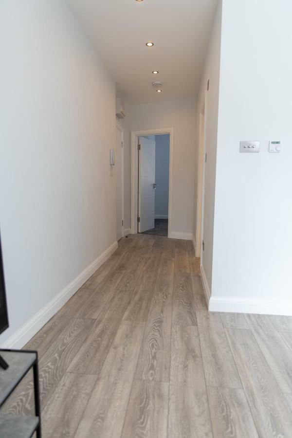 London Northwick Park Serviced Apartments By Riis Property Harrow Room photo