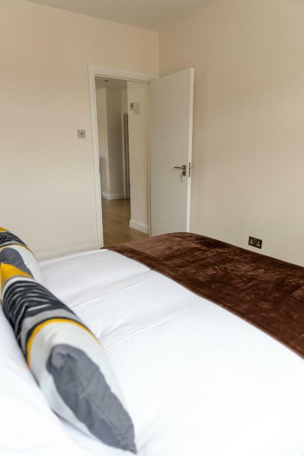 London Northwick Park Serviced Apartments By Riis Property Harrow Exterior photo